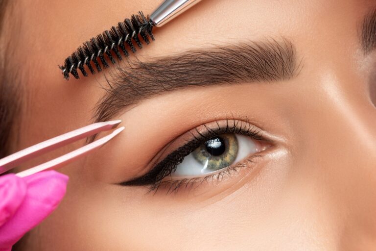 SKC-eyebrow-trends-GettyImages-1435350595_1080x720